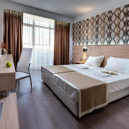 מלון Maria Palace 4*