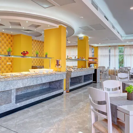 מלון Maria Palace 4*