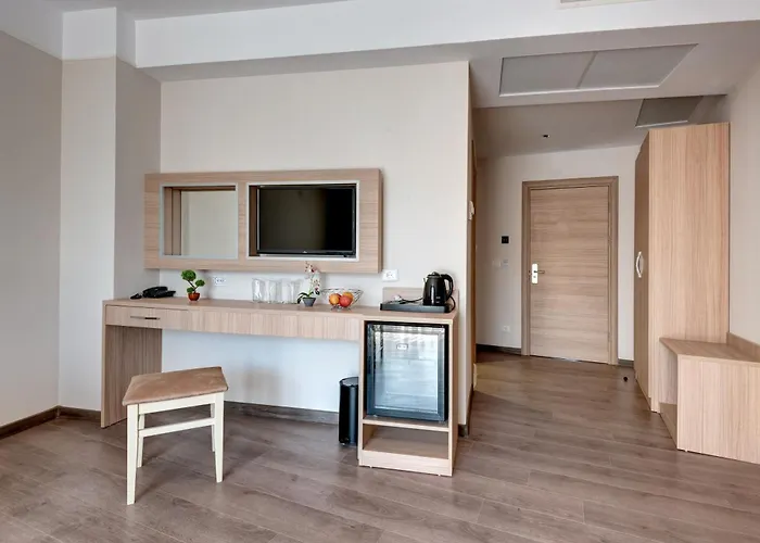 Отель Maria Palace 4*